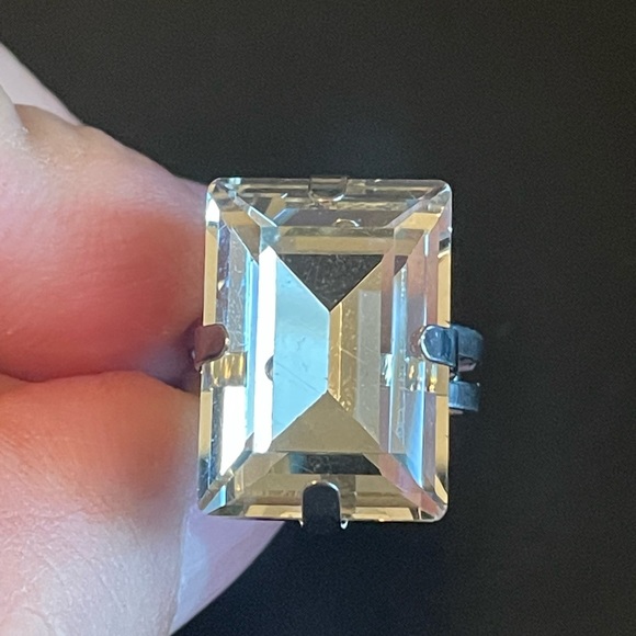 Adjustable clear crystal silver plated ring - Picture 5 of 8